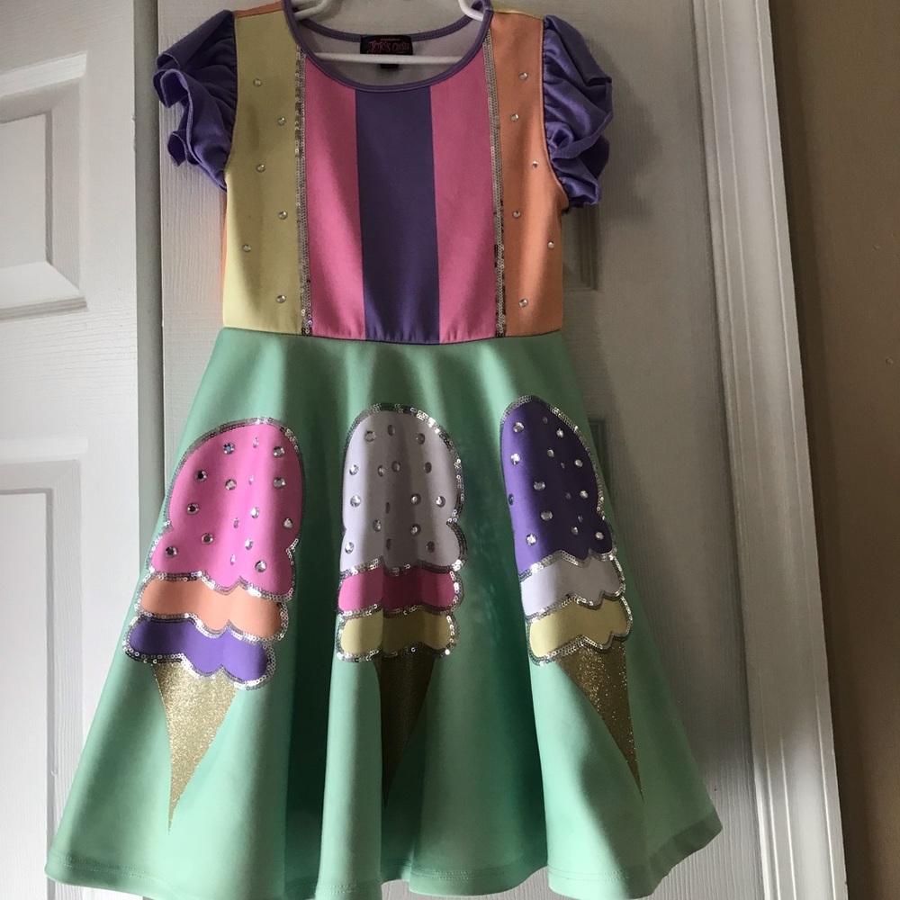 *SOLD* Jojo Siwa Ice Cream Cone dress Sz sm 6/6x